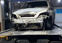 Yanan otomobilden insan kemikleri çıktı