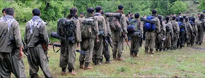 sdgnin-silah-birakmasi-en-cok-israile-koydu-siyonist-basindan-itiraf-niteliginde-analiz-iste-israilin-coken-ha-1741677283996.jpg Suriye'de terör örgütü SDG/YPG teröristleri (Arşiv)