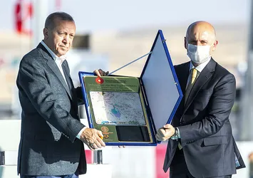 Ulaştırma ve Altyapı Bakanı Adil Karaismailoğlu Ankara-Niğde Otoyolu'nun ekonomiye katkısını açıkladı