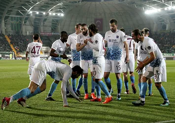 Fırtına Akhisar'ı salladı