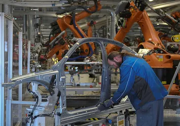 Volkswagen 7 bin kişinin işine son verecek