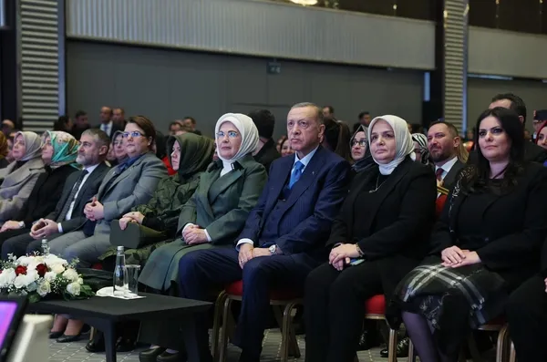 emine-erdogan-hayalleri-olan-kadinlara-destegimiz-sonsuz-1671467036158.jpg