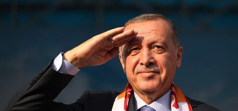 Başkan Erdoğan'dan asker selamlı İstiklal Marşı paylaşımı