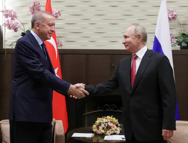 1647667310756.jpg Barışın anahtarı Türkiye! Başkan Erdoğan ile Putin görüşmesinin perde arkası ortaya çıktı! Putin'den ateşkes sinyali - 2