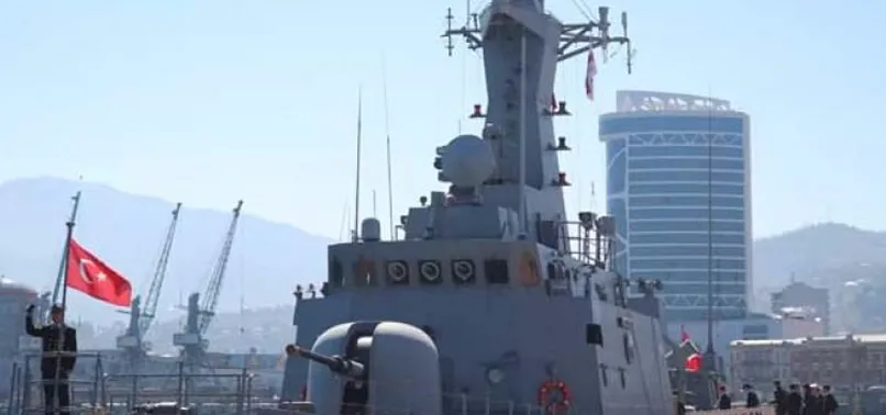 Türk savaş gemileri iskeleye yanaştı!