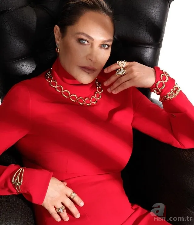 Birbirleriyle akraba olduklarını bilmediğiniz ünlüler! Kimi babası, kimi kuzeni! Ceyda Düvenci, Şevval Sam, Miray Daner... 18