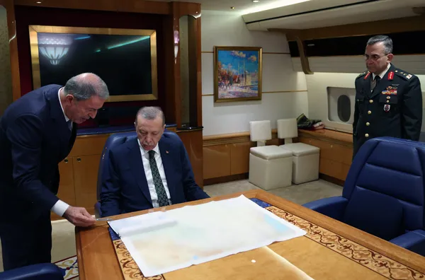 son-dakika-baskan-erdogan-harekat-emrini-boyle-verdi-1668933248865.jpg Son dakika: Başkan Erdoğan, harekat emrini böyle verdi - 2