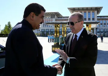 Cumhurbaşkanı Erdoğan'dan Maduro'ya tebrik