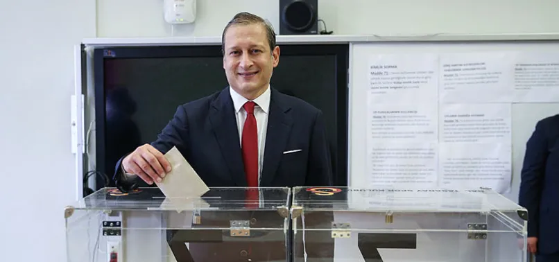 Galatasaray'ın yeni başkanı Burak Elmas kimdir? İşte Burak Elmas'ın hayat hikayesi