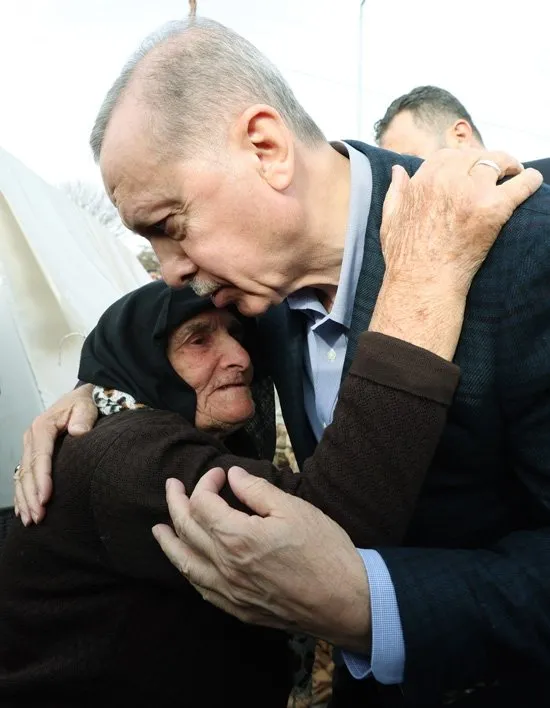 Başkan Recep Tayyip Erdoğan'a Afşin'deki depremzedelerden sevgi seli