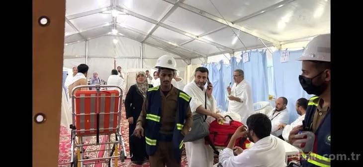 Hacı adaylarına kesintisiz hizmet! Diyanet İşleri Başkanlığı 1500 hastalanan hacıyı ambulans ve otobüsle Arafat’a taşıdı