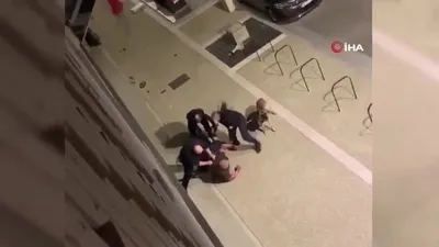 Polisler köpek ağızlığıyla dövdü