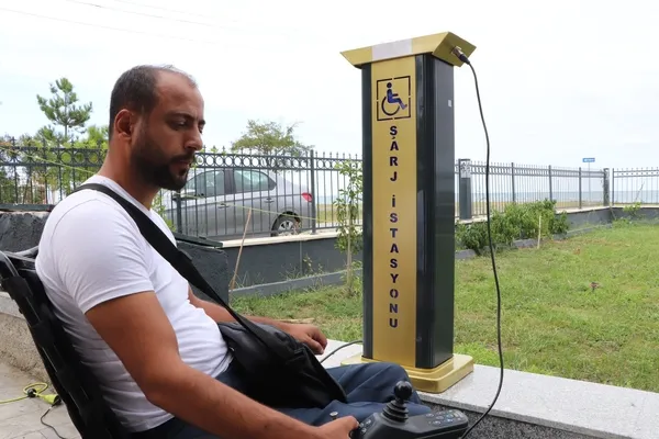 sarj-istasyonu-tasarladi-engellilere-umut-olacak-1631712848446.jpg Şarj istasyonu tasarladı! Engellilere umut olacak - 2