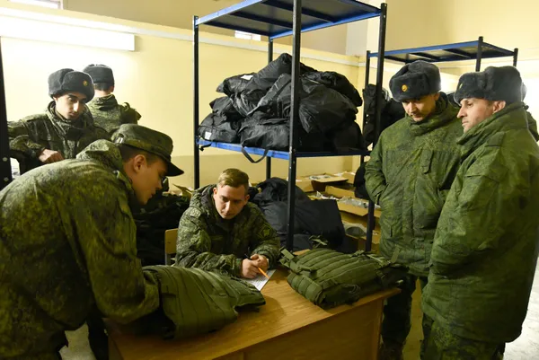 putinde-yeni-seferberlik-karari-agir-suc-isleyenleri-orduya-alacak-1667572847723.jpg Putin'den yeni 'seferberlik' kararı: Ağır suç işleyenleri orduya alacak - 3