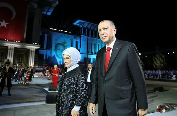 baskan-erdogandan-buyuk-zaferin-101-yilinda-onemli-mesajlar-tum-senaryolari-yirtip-attik-1693425479931.jpg Başkan Erdoğan'dan Büyük Zafer'in 101. yılında önemli mesajlar: Tüm senaryoları yırtıp attık - 2