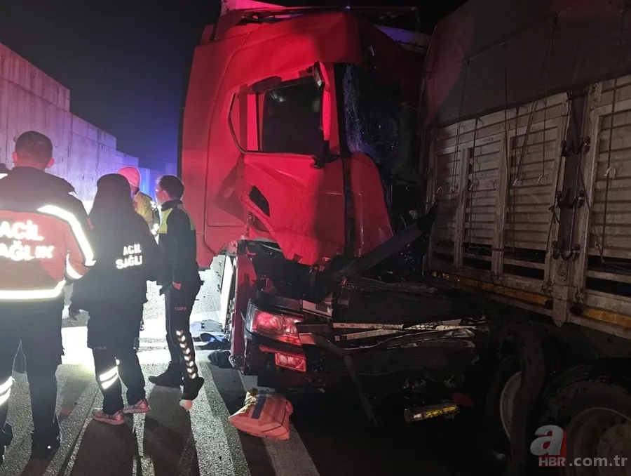 Bursa'da korkunç kaza: 2 TIR çarpıştı, 1 kişi öldü 6