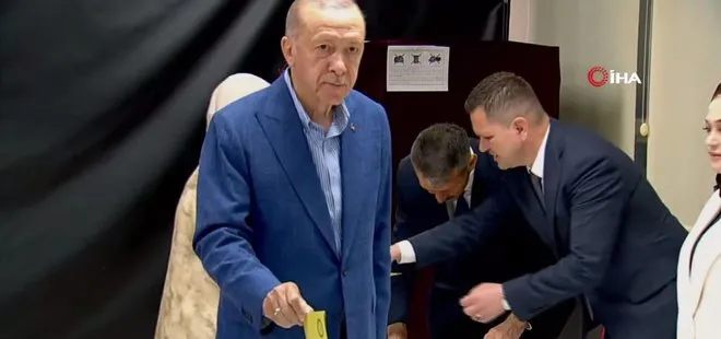 Son dakika: Türkiye sandık başında! Başkan Erdoğan İstanbul’da oyunu kullandı