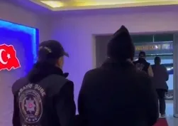 İzmir’de 9 yıldır aranan eski karı koca kıskıvrak yakalandı: 32 ayrı suçtan 28'er yıl hapisleri vardı