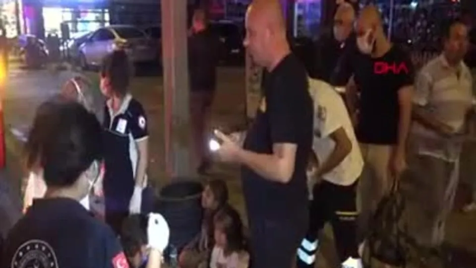 İzmir’de korkunç kaza! Park halindeki belediye otobüsüne çarptılar