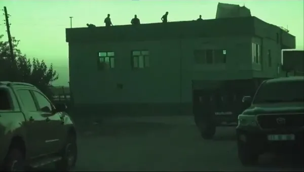 Son dakika | Diyarbakır'da terör eylemi hazırlığı yapan 5 terörist yakalandı - 1
