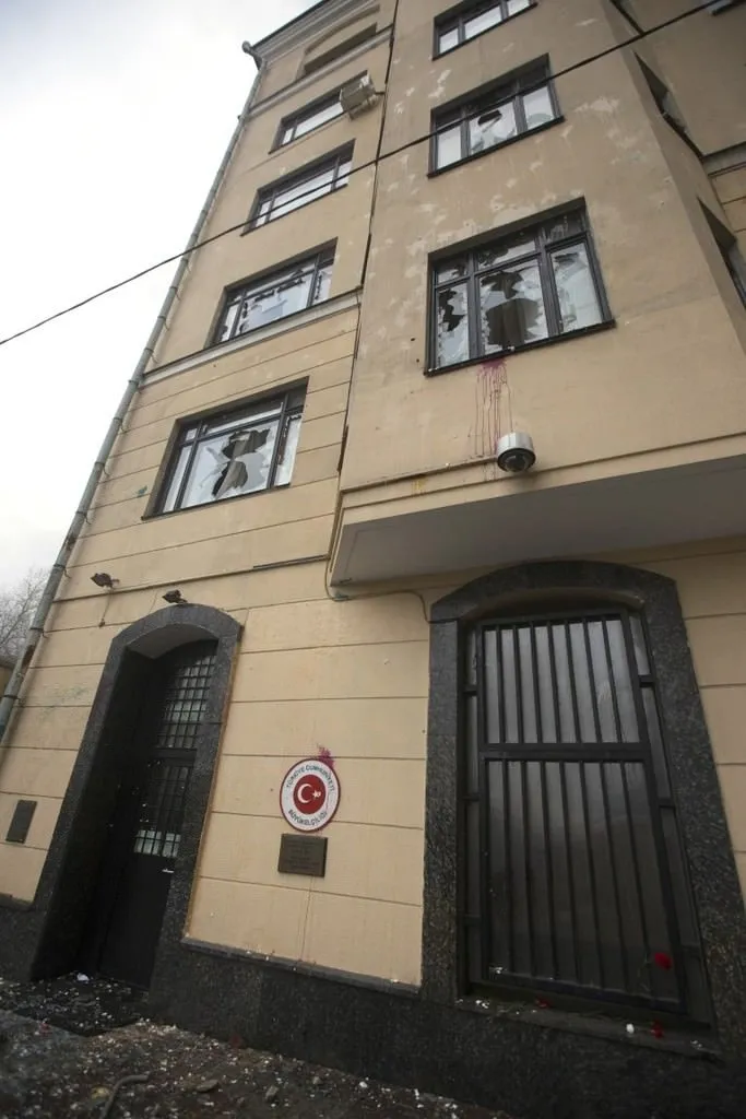 Türkiye’nin Moskova Büyükelçiliğine saldırı
