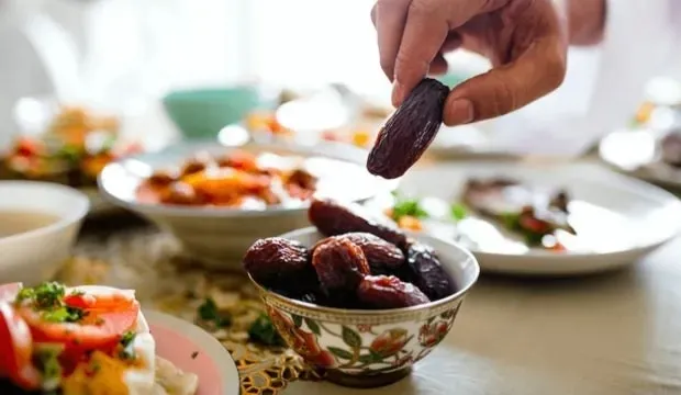 Son dakika: Sağlık Bakanlığı uyardı: Kalabalık iftar sofraları kurulmamalı