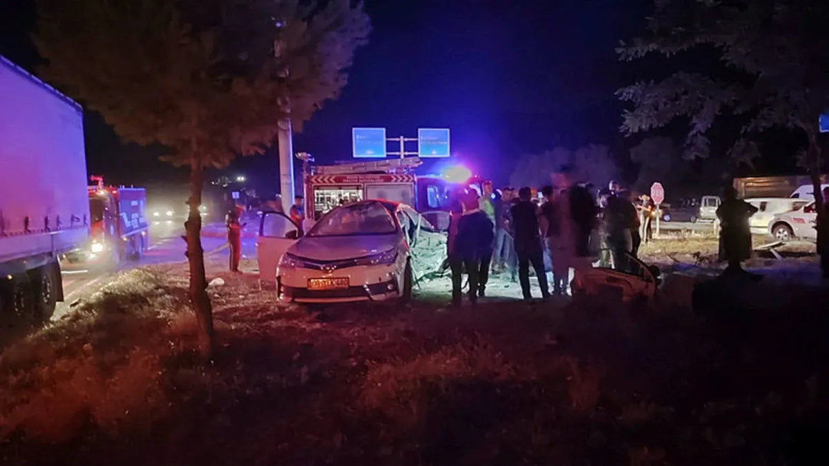 Adıyaman'da feci kaza! TIR ile otomobil çarpıştı