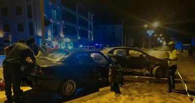 Erzincan'da feci kaza! İki otomobilin çarpıştığı kazada 6 kişi yaralandı