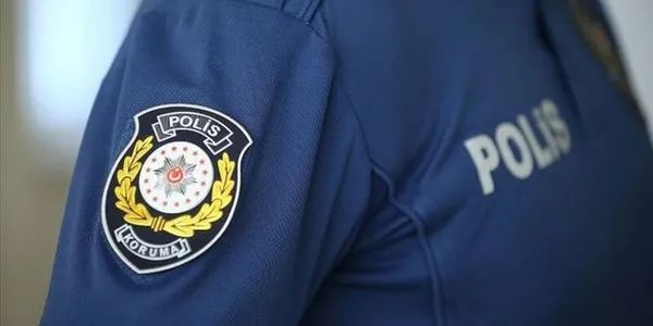 sark-gorevinde-bulunan-emniyet-personelinin-gorev-sureleri-dusuruldu-resmi-gazetede-yayimlandi-1647572648496.jpeg Şark görevinde bulunan emniyet personelinin görev süreleri düşürüldü! Resmi Gazete'de yayımlandı - 1