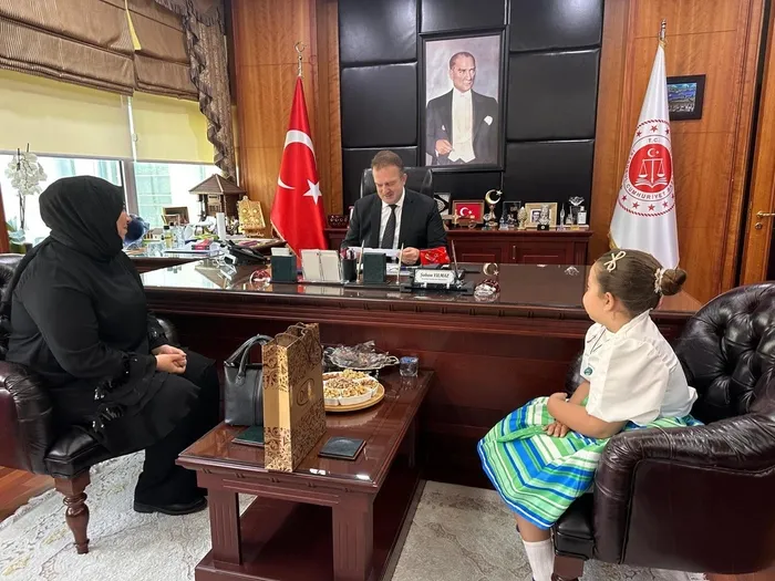 Başsavcısı Şaban Yılmaz şehit kızının bilgisayar hayalini gerçekleştirdi - 3