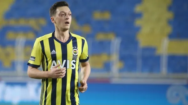Mesut Özil’in İstiklal Marşı’nı okuması Alman basınında geniş yankı buldu!