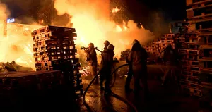 Palet fabrikasında korkutan yangın