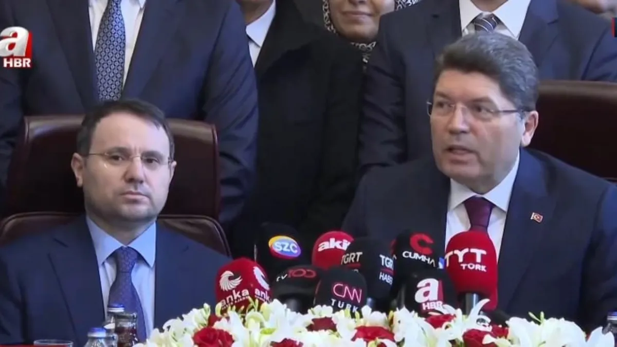 Adalet Bakanlığı'nda devir teslim töreni! Akın Gürlek görevi devraldı