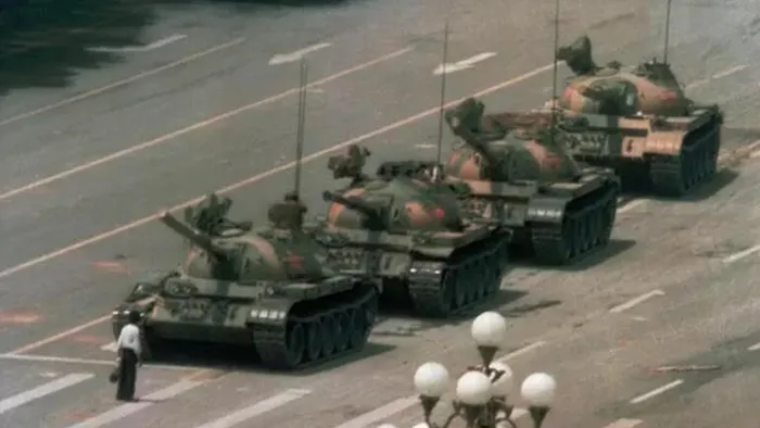 Dünya cesur Ukraynalı askerlerini konuşuyor: Biri köprüyü kendisiyle birlikte havaya uçurdu diğeri Rus konvoyunun önüne tek başına geçti