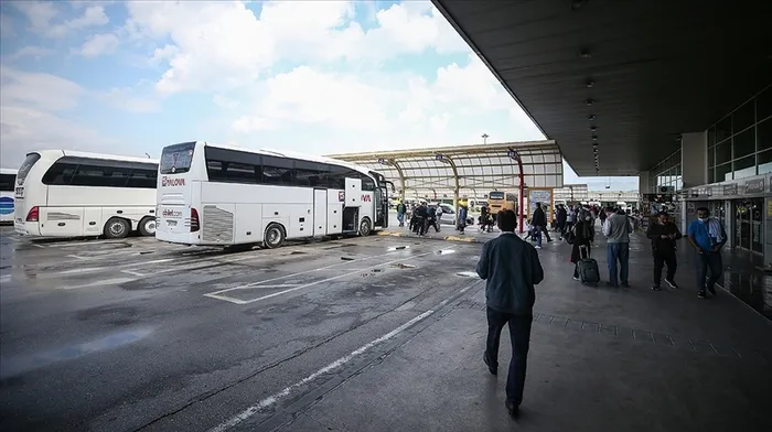 Son dakika: Hakkari Valiliği duyurdu: 18 yaşından küçüklere otobüs ve uçak bilet satışı yasaklandı! İşte nedeni... - 4