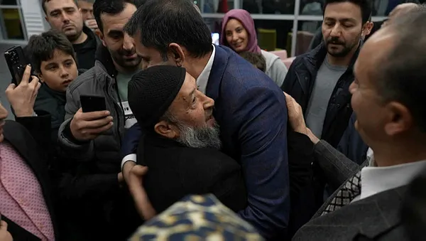 Asrın felaketinde yüzyılın dayanışması! Devlet ’Oradaydı’ milletiyle yan yana! Cumhurbaşkanımız ve Murat Kurum vardı...