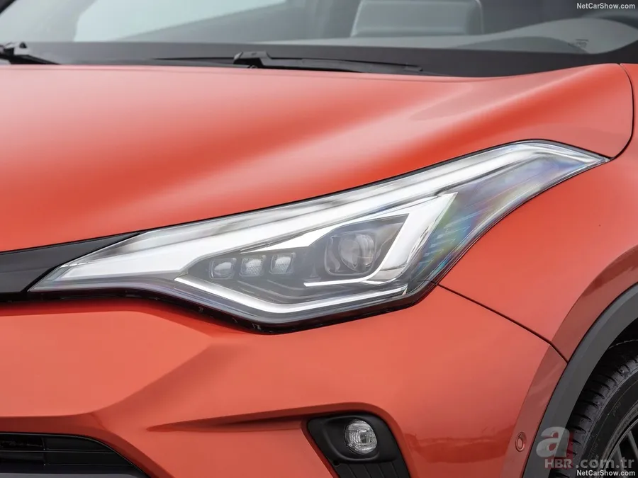 2020 Toyota C-HR yenilendi! Türkiye’de üretilen yeni Toyota C-HR'nin motor ve donanım özellikleri neler? 18