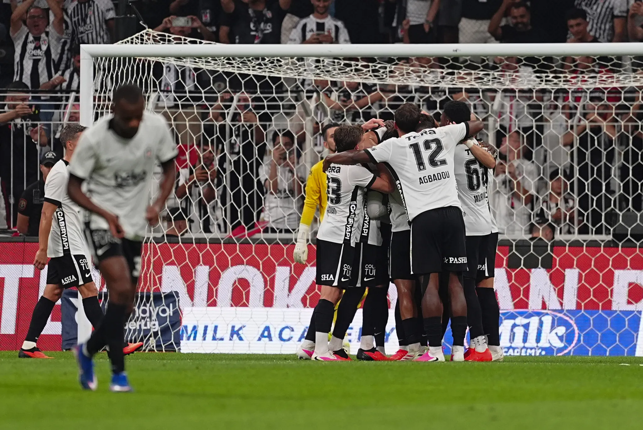 Beşiktaş, Çorum FK Karşısında 4 Değişiklikle Sahaya Çıktı, Rıdvan Yılmaz 100. Maçını Oynadı
