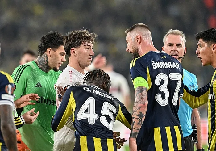 kadikoyun-buyucusu-sahnede-fenerbahce-evinde-alman-temsilcisini-tek-golle-gecti-1761246332556.jpeg Fotoğraf (AA)