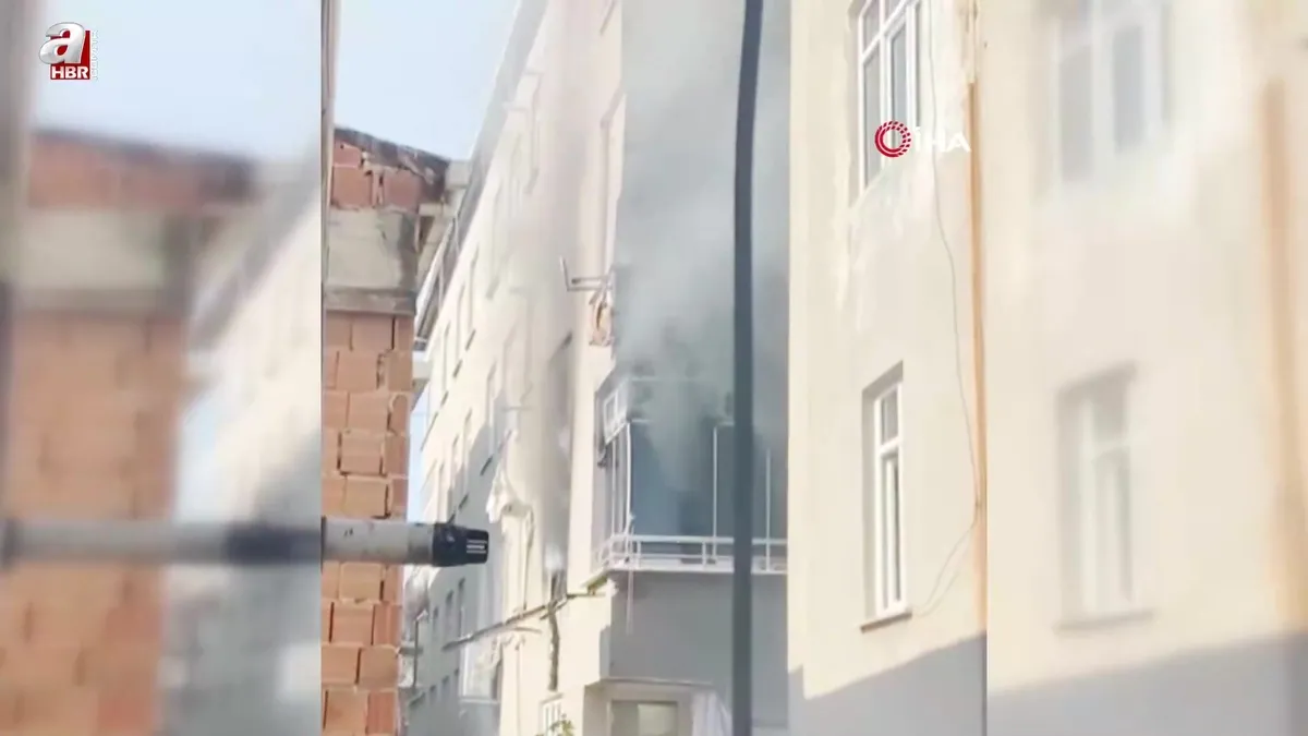 Bağcılar’da 5 katlı binada yangın