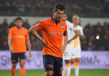 Emre Belözoğlu transferi nasıl gerçekleşti?