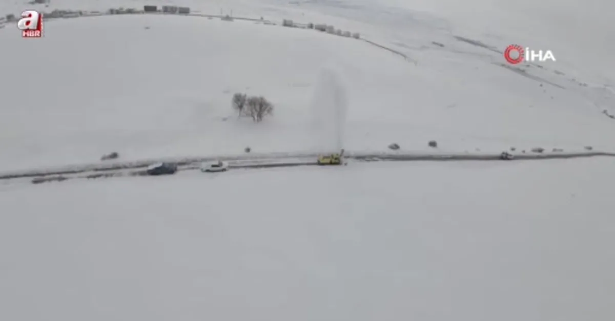 Arpalı Beldesi güne kar yağışıyla uyandı