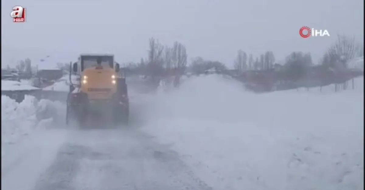 Muş'ta kapanan köy yolları ulaşıma açıldı