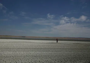 Uydu görüntüleri Tuz Gölü'nün son durumunu gözler önüne serdi! İşte kuraklığın boyutu