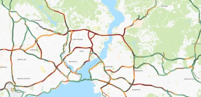 İstanbul’da yoğun kar yağışı sonrası trafik kilit! Harita kırmızıya boyandı