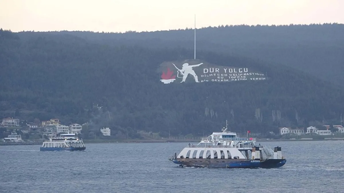 Çanakkale'de feribot seferlerine hava engeli