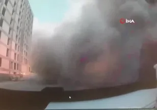 Bahçelievler'de binanın çökme anı kamerada