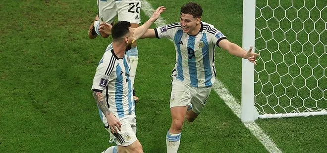 Futbol uzaylısı Messi iş başında! Hem attı hem attırdı kupaya göz kırptı! Arjantin 3-0 Hırvatistan MAÇ SONUCU