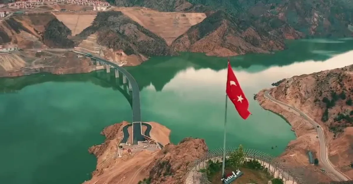 Son halkası da tamamlandı! Yusufeli Merkez Viyadüğü trafiğe açılıyor