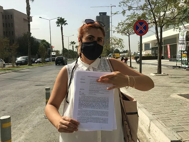 Haksız yere işten çıkarıldığını öne süren kadın güvenlikçi, Soyer'den şikayetçi oldu